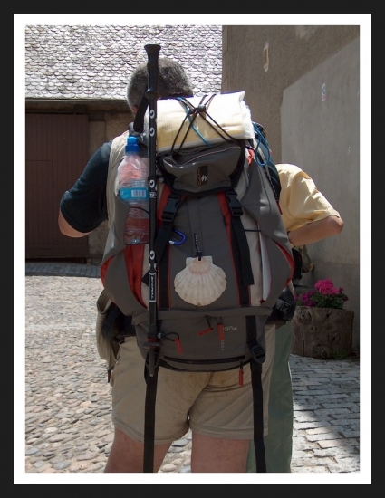 http://www.gitedecombes.fr/wp-content/uploads/hmarcheurs-st-jacques.jpg